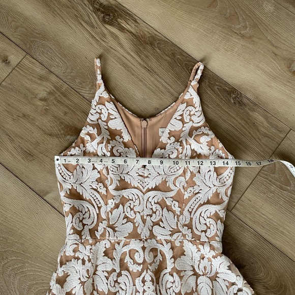 Dress the Population Blair Floral Lace Dress. - Picture 10 of 17